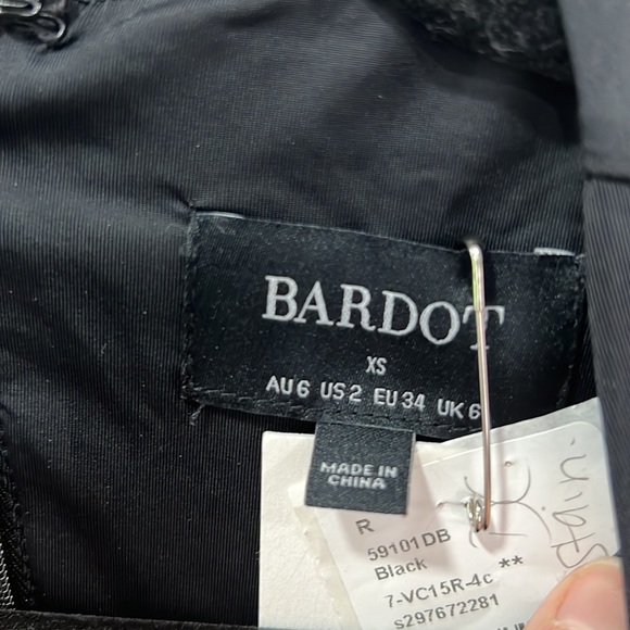 Bardot Neve Maxi Dress in Black - Picture 7 of 13